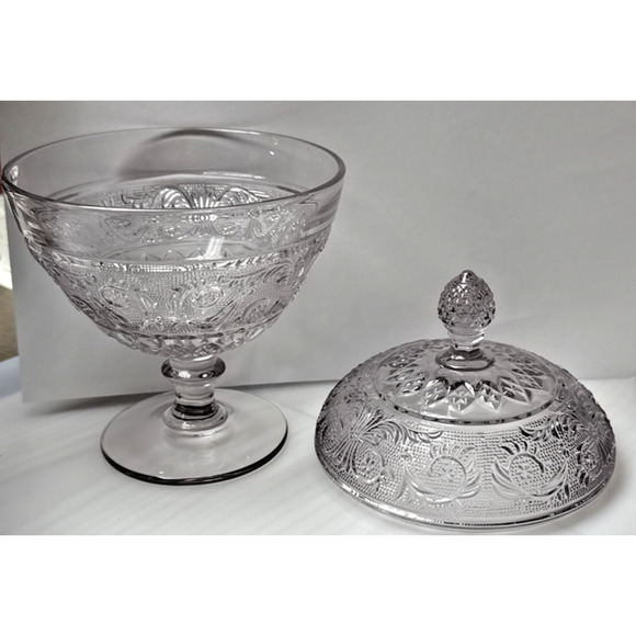 Duncan Miller Sandwich Glass Pale Lavender Lilac Covered Candy Dish Pedestal - Picture 10 of 12